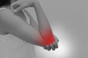 テニス肘や野球肘で肘の痛みを治療する整体院