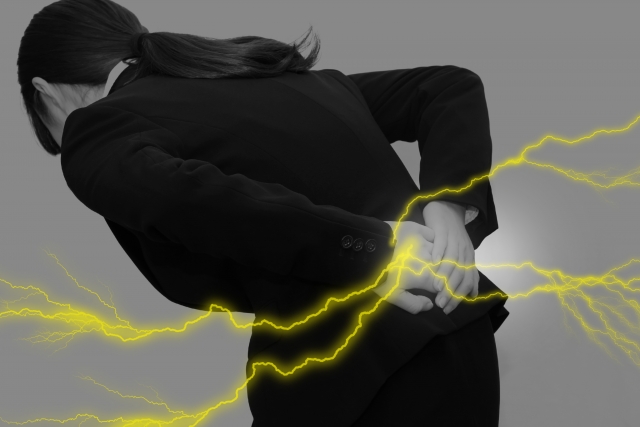 前に屈むと腰の痛みが出る腰痛