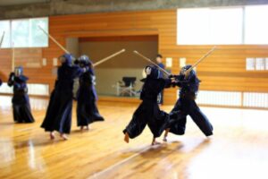 テニスで足の痛みを治療する志木駅のスポーツ整骨院